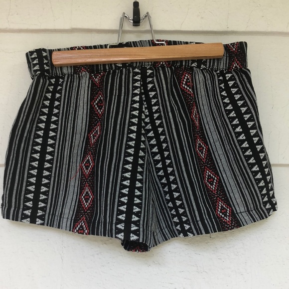 XS patterned shorts - Picture 2 of 4